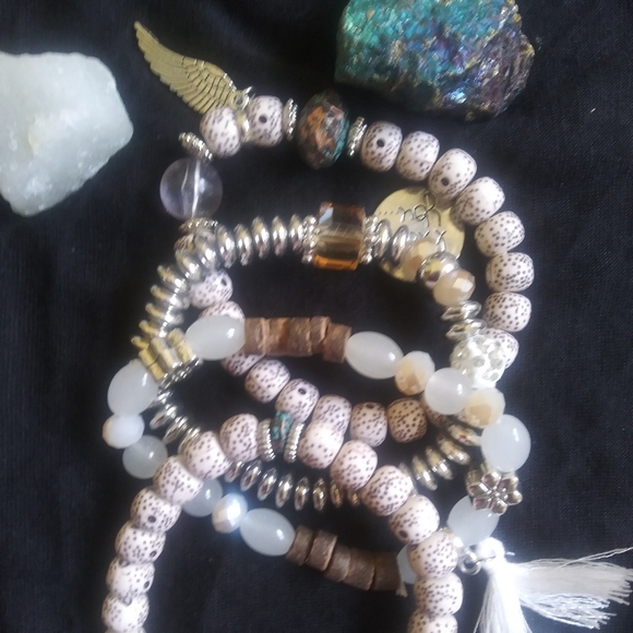 Set of 4 Beaded Bracelts - Picture 2 of 3